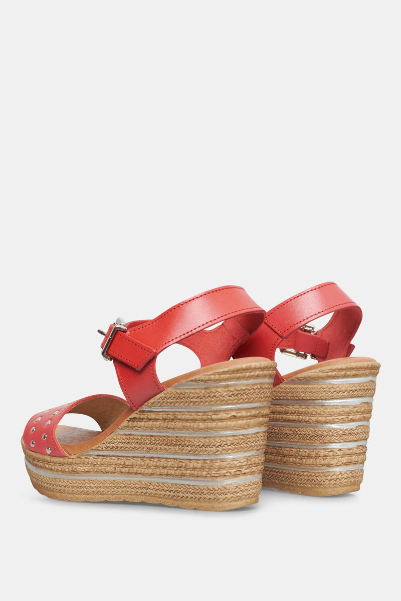 Czerwone sandały damskie R9040 - Harpers.pl