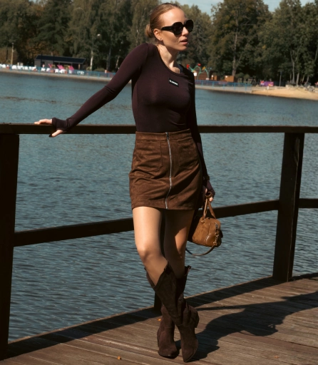 @inyourstylebymartyna wearing Emeldia cowboy boots