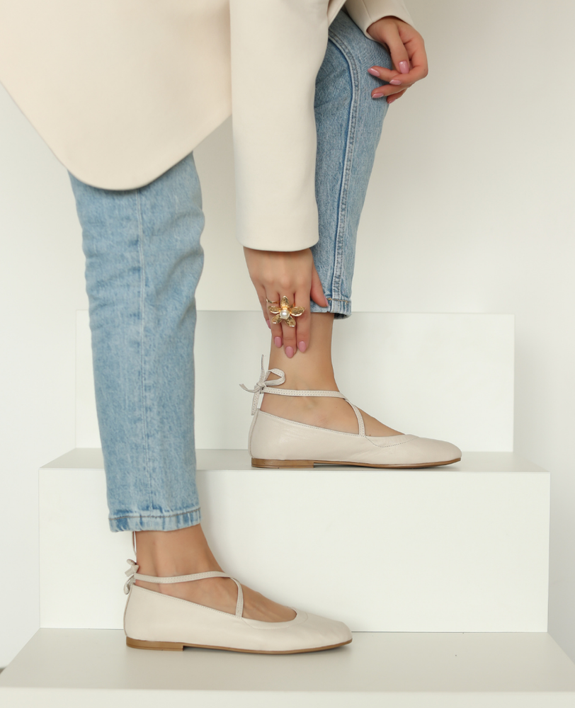 Glorita Beige Leather Ballerina Flats