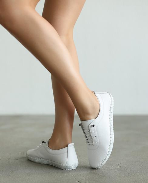 Rivessa Women's White Leather Low-Top Shoes