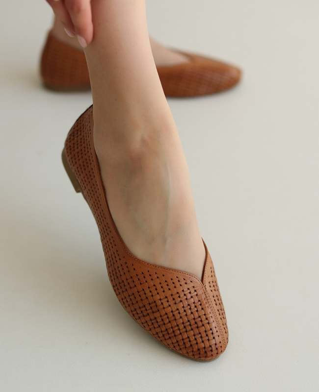 Deloria Women's Red Leather Low-Cut Shoes