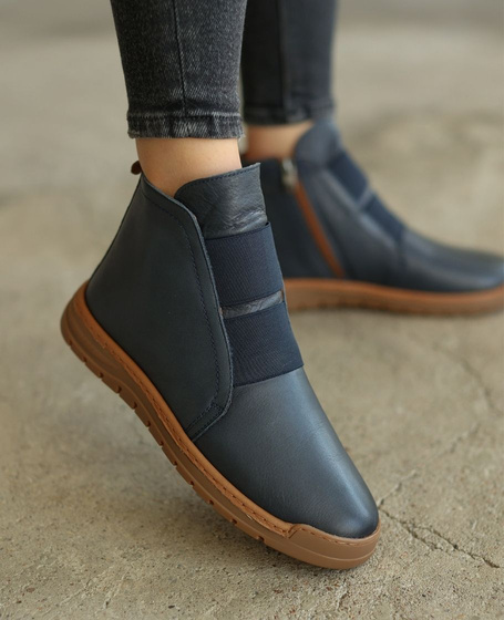 Salaria Women's Navy Blue Leather Boots