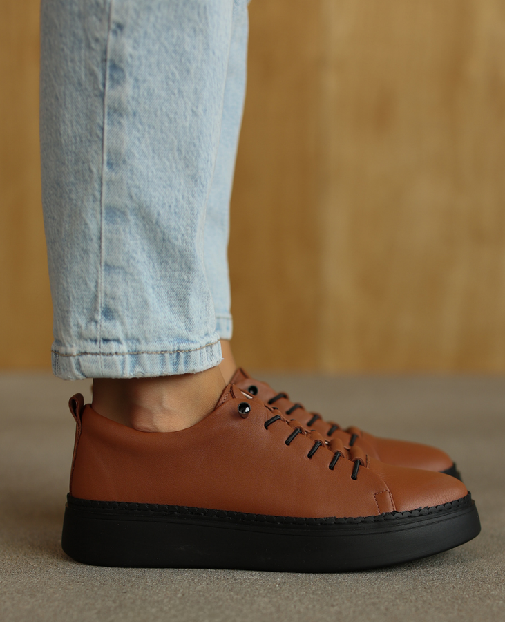 Skórzane rude półbuty damskie Issande