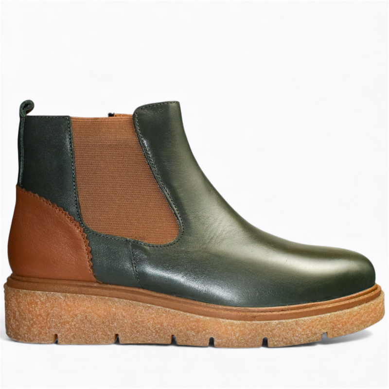 SIGRIND WOMEN'S GREEN LEATHER ANKLE BOOTS
