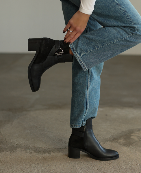 Isolina Women's Black Leather Ankle Boots