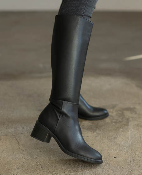 Quirina Women's Black Leather Knee-High Boots