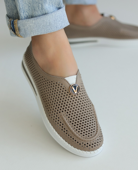 Dirfira Women's Ash-Gray Leather Low-Cut Shoes