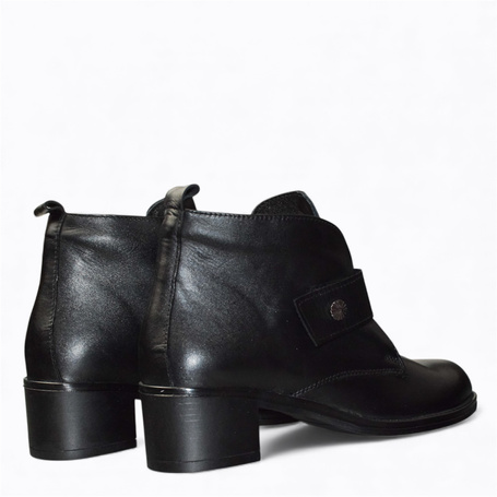 Orindra Women's Black Leather Ankle Boots