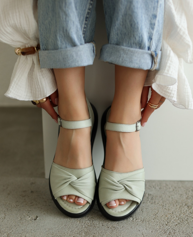 Velanri Women's Mint Leather Sandals