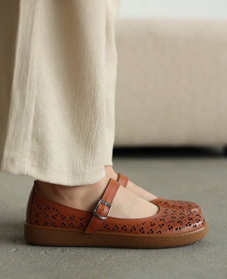 Kalindi Women's Red Leather Low-Cut Shoes