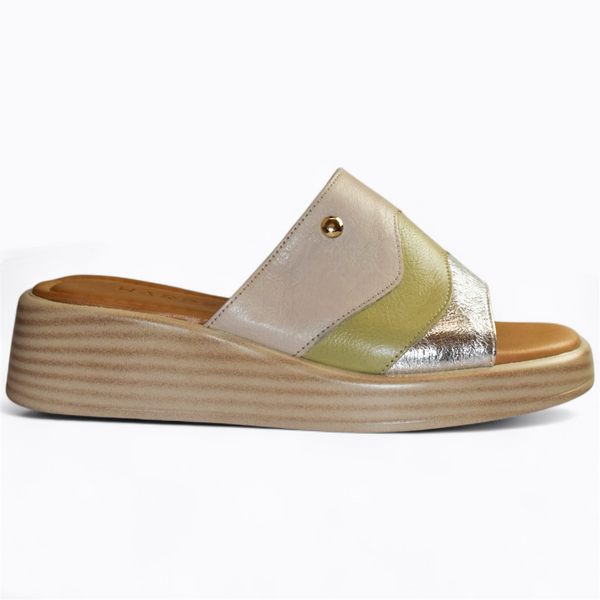 Nollene Women's Gray Leather Flip-Flops