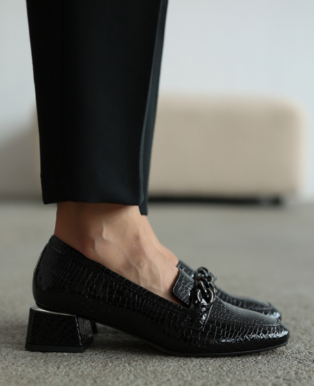 Aurea Black Leather Women's Pumps