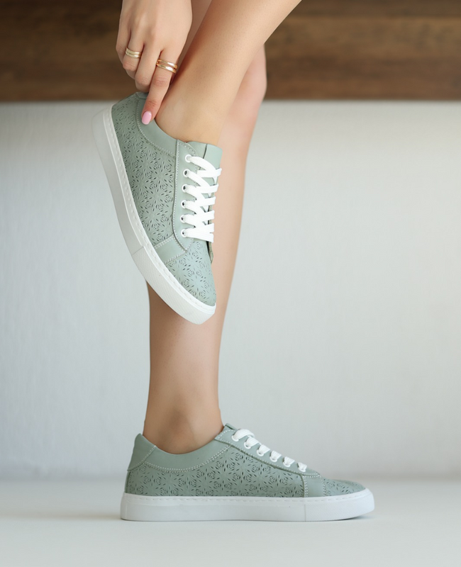 Holetia Women's Mint Leather Sneakers