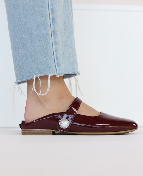 Cirsena Women's Burgundy Leather Flip-Flops