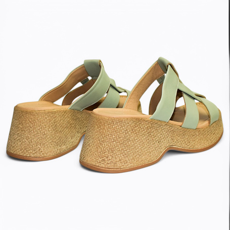 BRANIRA WOMEN'S MINT-COLORED FLIP-FLOPS