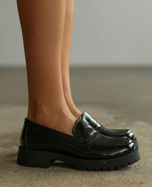 Calista Women's Black Leather Low-Top Shoes