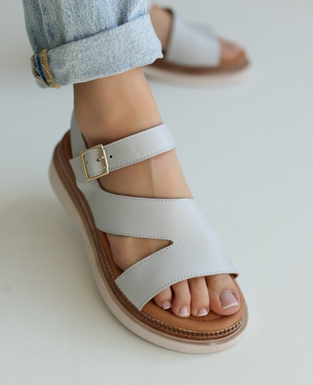 Arelina Women's Gray Leather Sandals