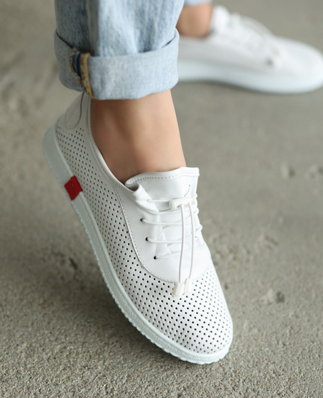 Liorise Women's White Leather Low-Top Shoes