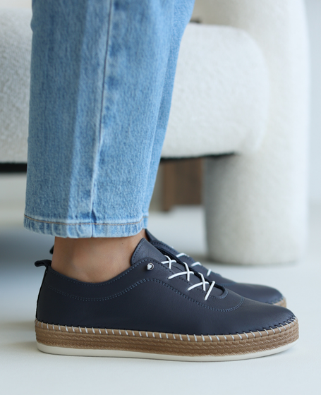Jarveti Women's Navy Blue Leather Low-Cut Shoes