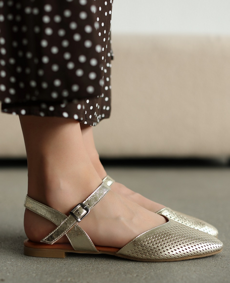 Laveria Women's Leather Gold Sandals