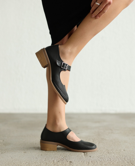 Origena Women's Black Leather Pumps