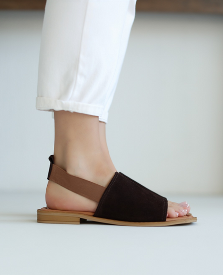 Pavrita Women's Leather Chocolate-Colored Sandals