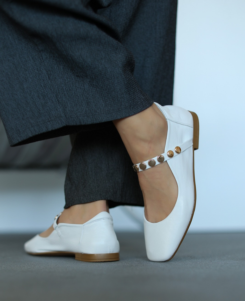 Korvina Women's White Leather Low-Top Shoes