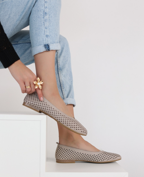 Marilis Women's Gray Leather Ballerina Flats