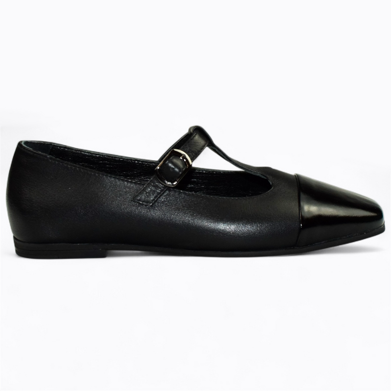 Aselina Women's Black Leather Low-Cut Shoes