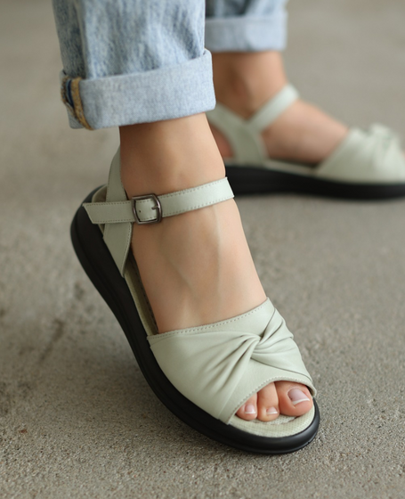 Velanri Women's Mint Leather Sandals