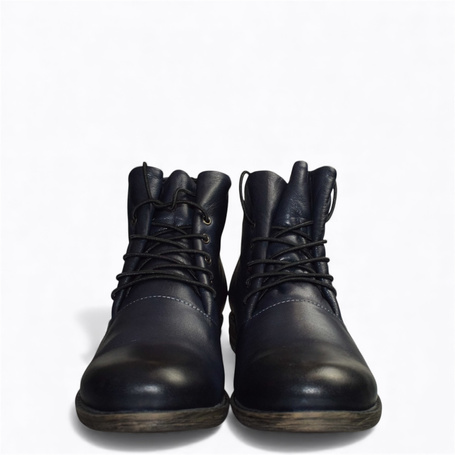 Evandra Women's Navy Blue Leather Boots