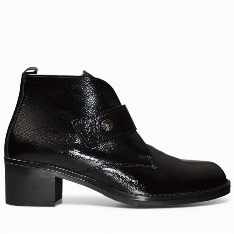 Orindra Women's Black Leather Ankle Boots