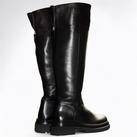 Skórzane czarne kozaki damskie Embrina