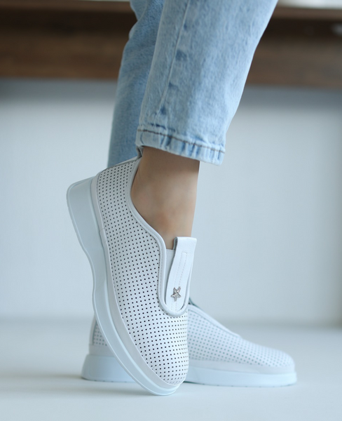 Pervela Women's White Leather Low-Cut Shoes