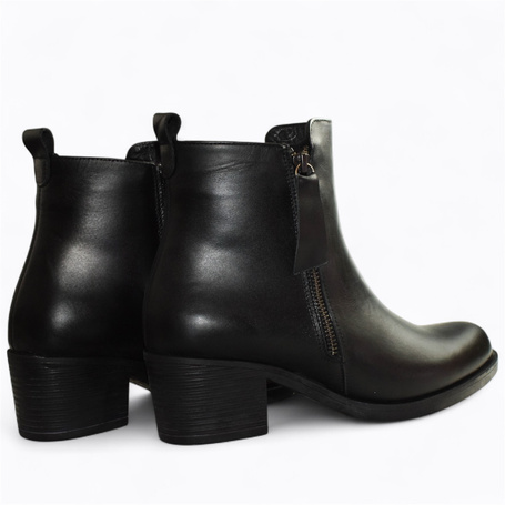 Doralin Women's Black Leather Ankle Boots