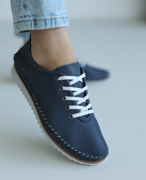 Helisse Navy Blue Leather Women's Low-Top Shoes