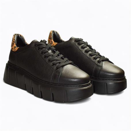 Lexeria Women's Black Leather Sneakers