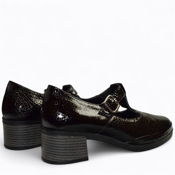 Coretta Women's Black Leather Low-Top Shoes