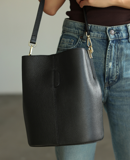 Nicole XL Black - Women's Leather Tote Bag