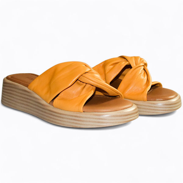 VARGELI WOMEN'S MUSTARD-COLORED FLIP-FLOPS