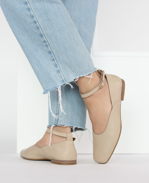 Eralina Beige Leather Women's Ballet Flats