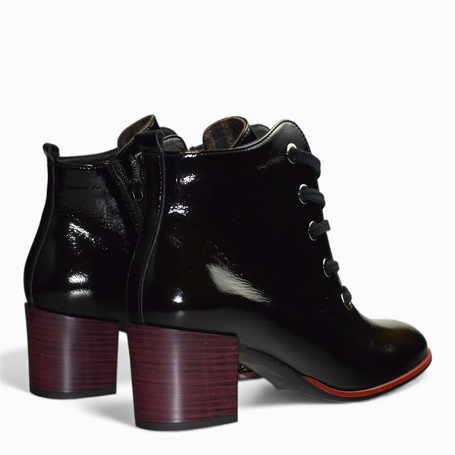 WOMEN'S BLACK LEATHER ANKLE BOOTS