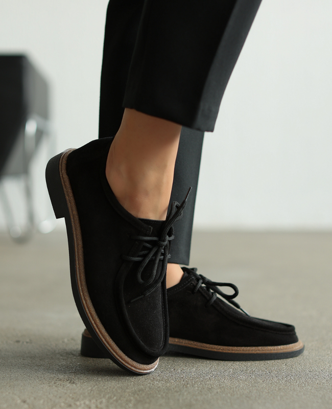 Skórzane czarne półbuty damskie Norvaya