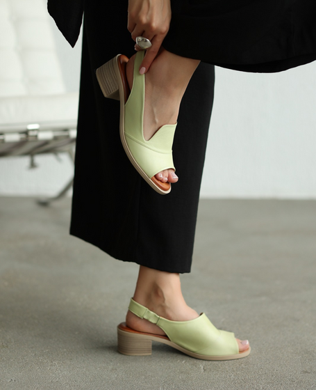 Caniris Women's Pistachio-Colored Leather Sandals