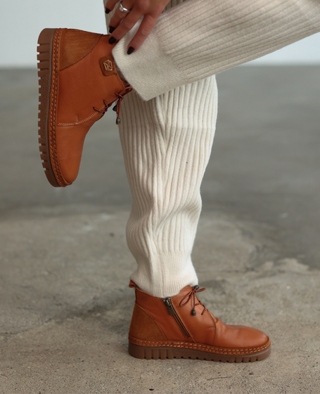 Aveluna Women's Red Leather Boots