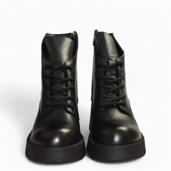 Isadora Women's Black Leather Ankle Boots