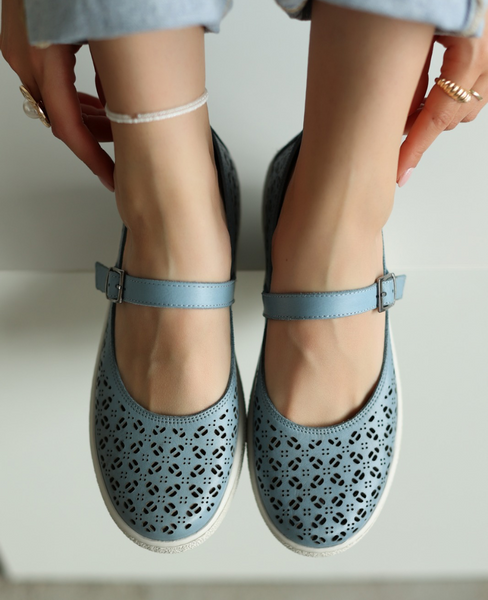 Kalindi Women's Blue Leather Low-Top Shoes