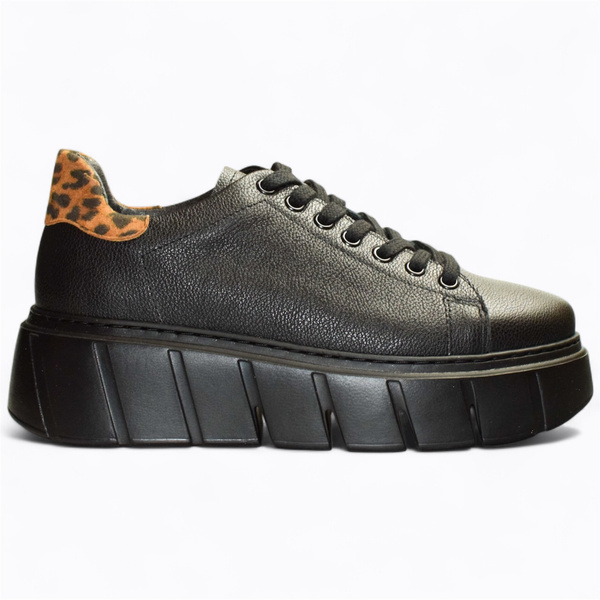 Lexeria Women's Black Leather Sneakers
