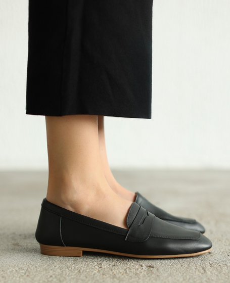 Merakia Women's Black Leather Low-Top Shoes