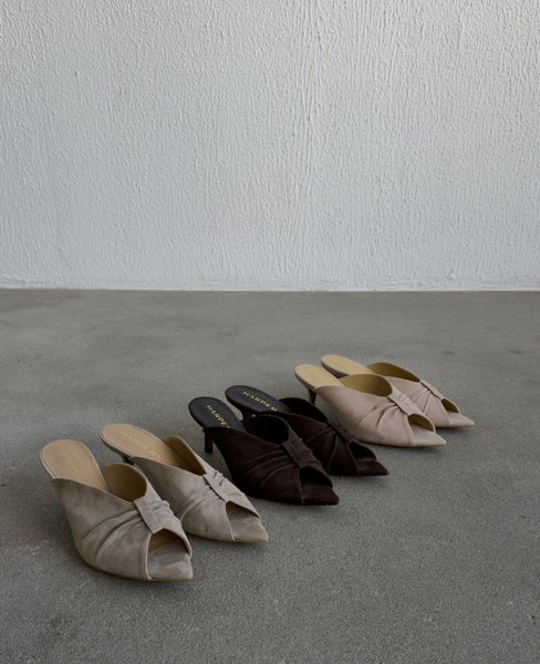 Klavina Beige Leather Women's Flip-Flops